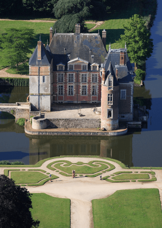 Château de la Bussière vu du ciel - Camping Gien dans le Loiret