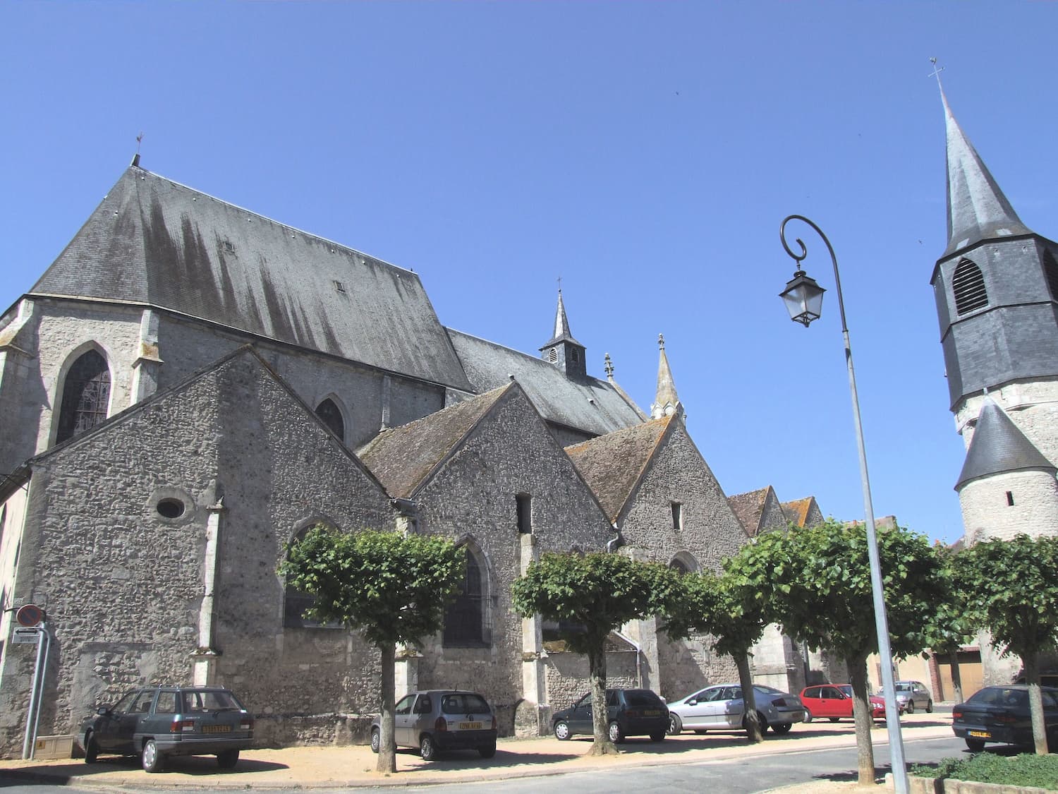 Châtillon-Coligny et son église - Camping près de Châtillon-Coligny, Touristique de Gien